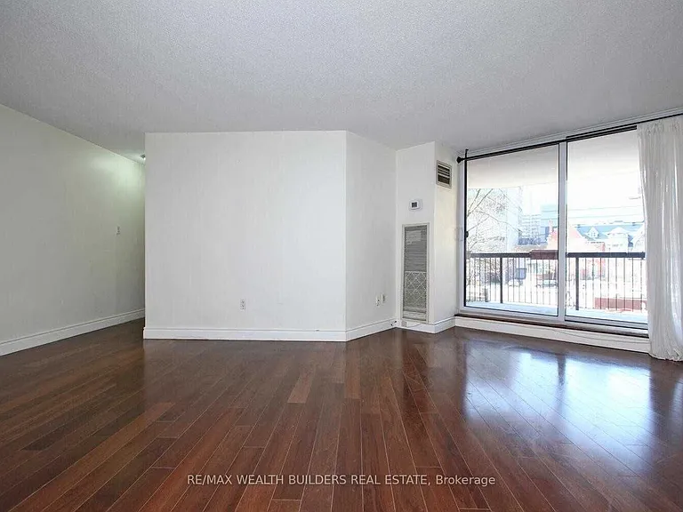 77 Maitland Pl #207 — Photo 32