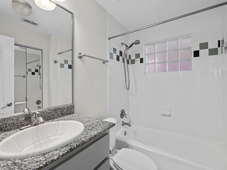1422 Collier St #206 — Photo 13