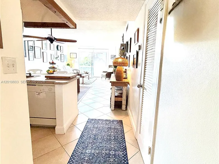 18601 NE 14th Ave #301 — Photo 9