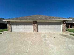 1401 Macalpine St, Moore, OK 73160