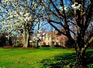 14 Cove Rd, Moorestown, NJ 08057