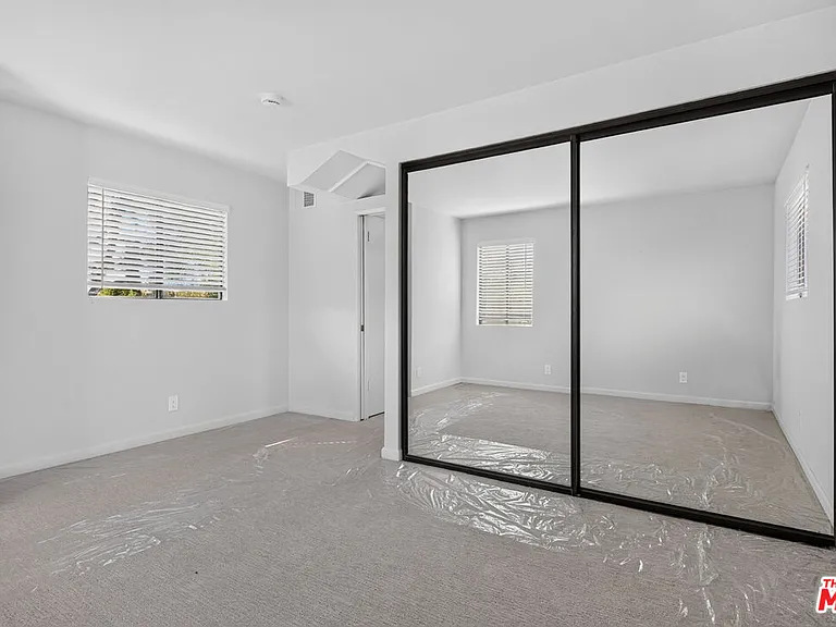 1727 Delaware Ave — Photo 21