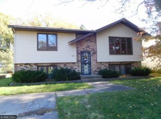 687 Glenbrook Ave N, Oakdale, MN 55128