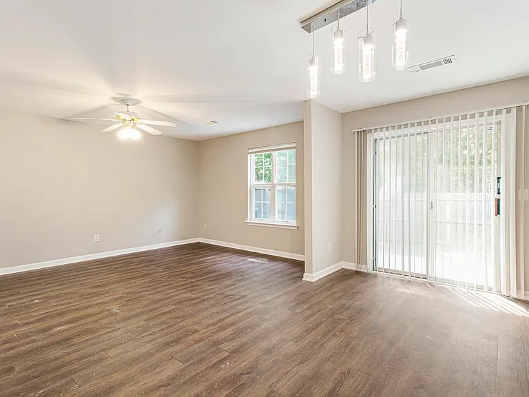 6352 Hickory Lane Cir — Photo 3