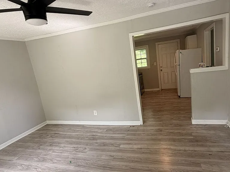 1202 Cline Ave #B — Photo 2