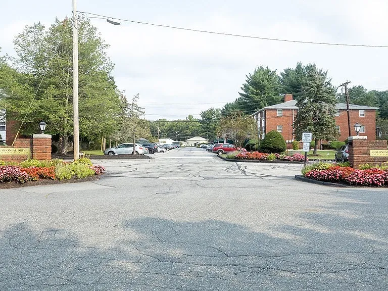 A2 Colonial Dr #5 — Photo 5