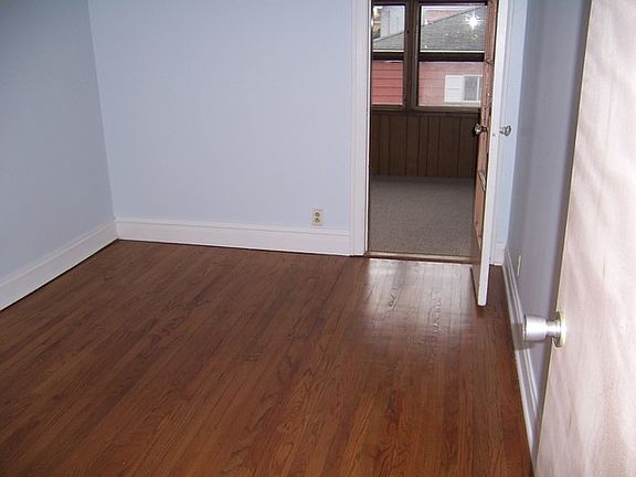 5th image of 1526 Marengo Ave