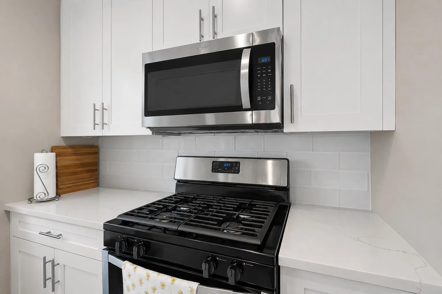 3 bed, 2.5 bath, $3,850 — Photo 4