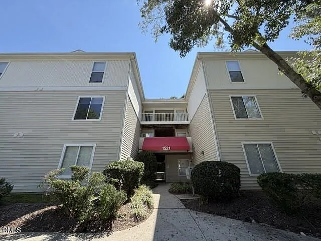 1 bed, 1.0 bath, 1224 sqft, $600 — Photo 1