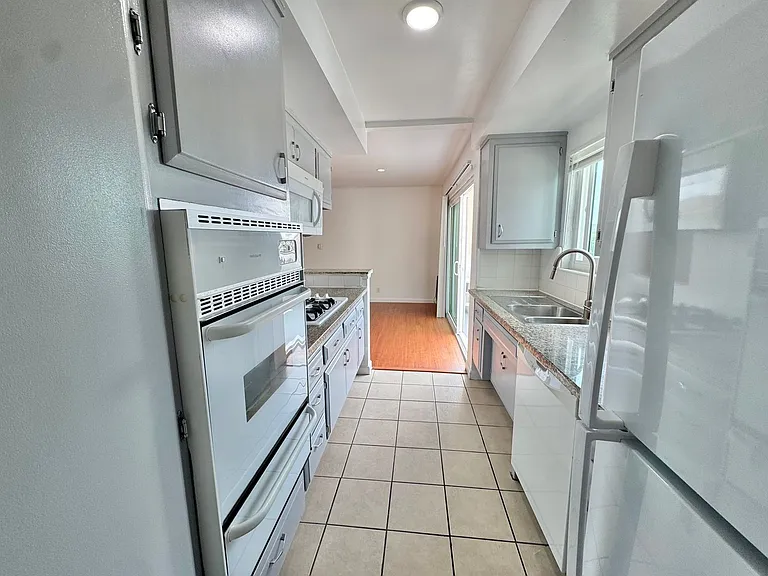 8555 Saturn St — Photo 15