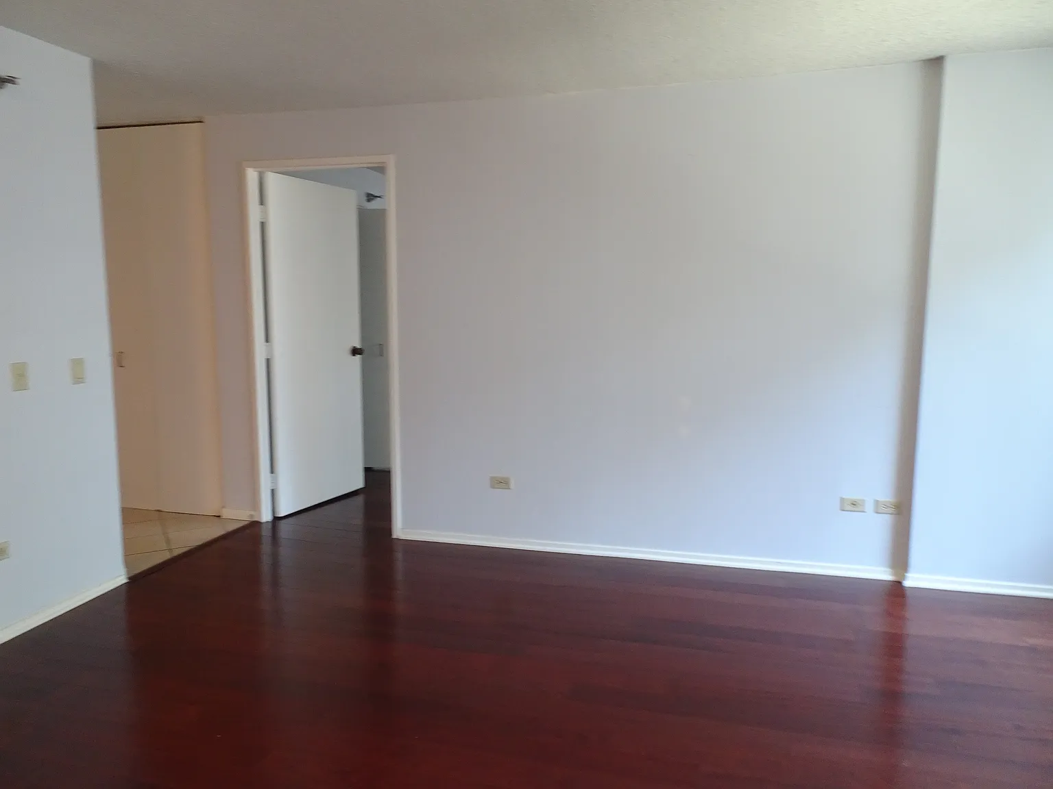 1 bed, 750 sqft, $2,300 — Photo 2
