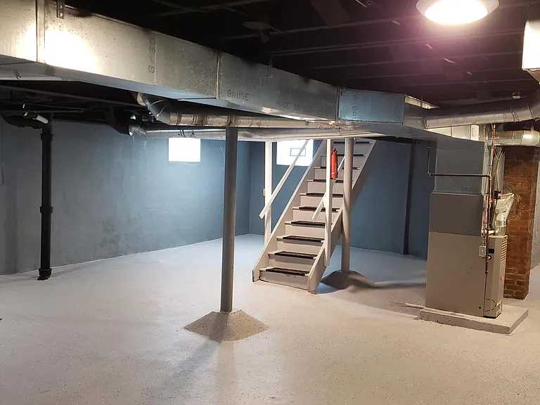 141 S Main St — Photo 30