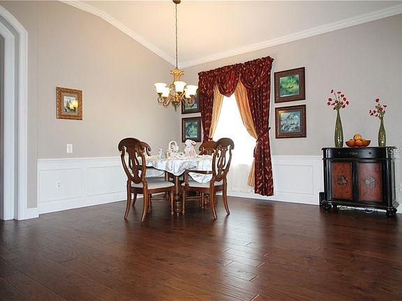 3rd image of 109 Sedonia Ct