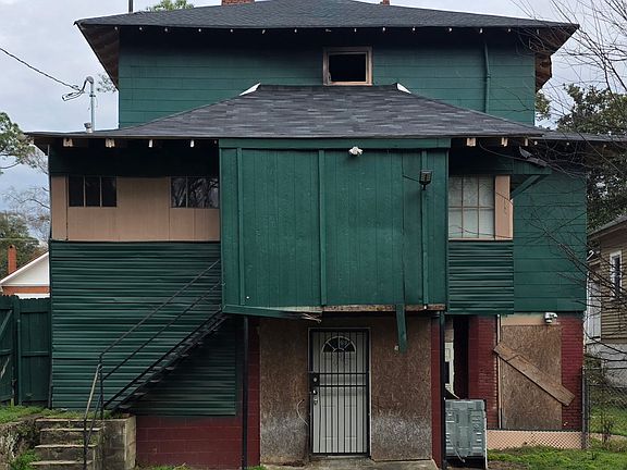 3rd image of 1061 Hillyer Ave