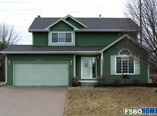 9013 Ridgeview Dr, Johnston, IA 50131