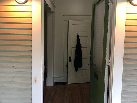 2nd image of 47 Auburn Ave SE