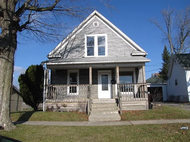 449 Sargent St photo 1