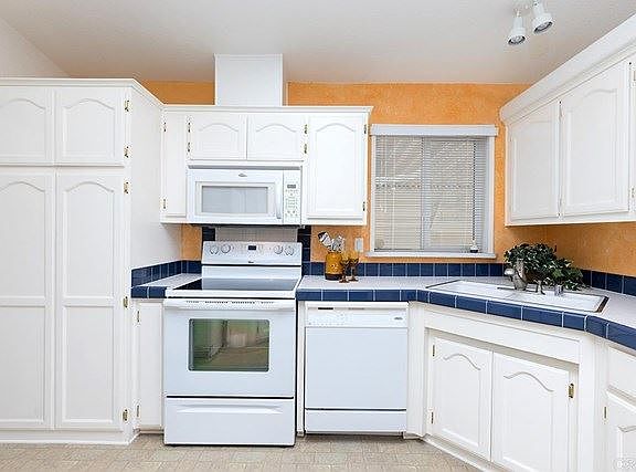 4th image of 8975 Lawrence Welk Dr Space 182