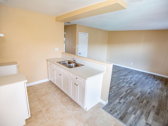 2nd image of 14719 S Berendo Ave #5
