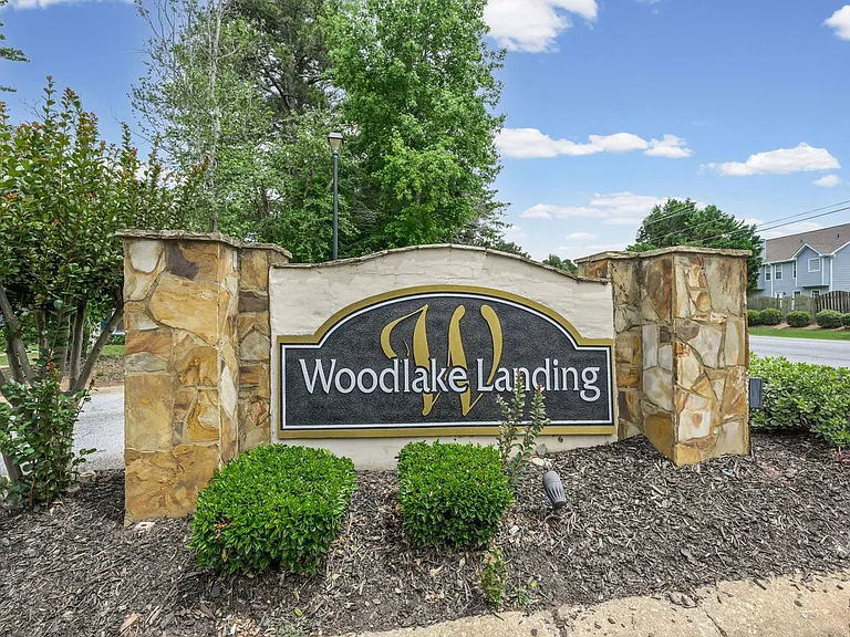 8066 Woodlake Dr — Photo 25