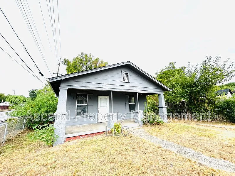 2 bed, 1.0 bath, $1,095 — Photo 1