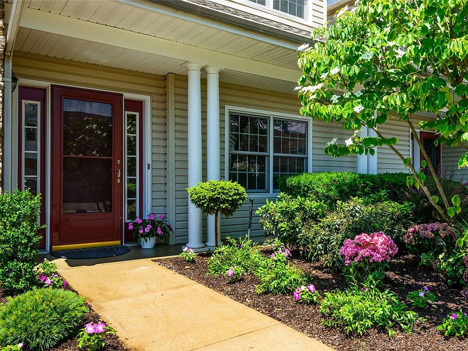 1st image of 136 Pond View #329