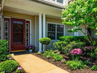 136 Pond View #329, Pt Washington, NY, 11050