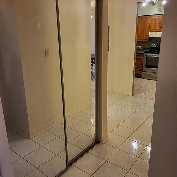 75 Riverside Dr E #1707 — Photo 4