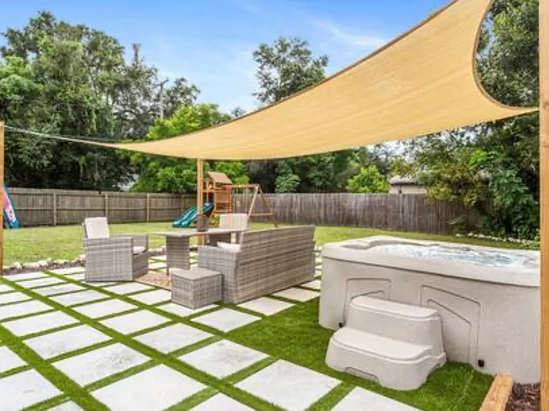 1010 E Knollwood St — Photo 23