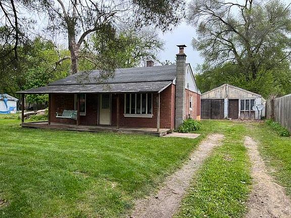 3rd image of 422 Wellington Ave