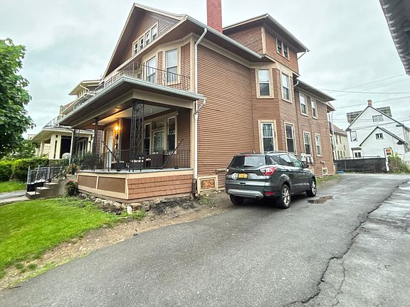 2nd image of 36 Eastwood Pl Unit 2