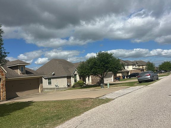 4th image of 1205 Burleson St