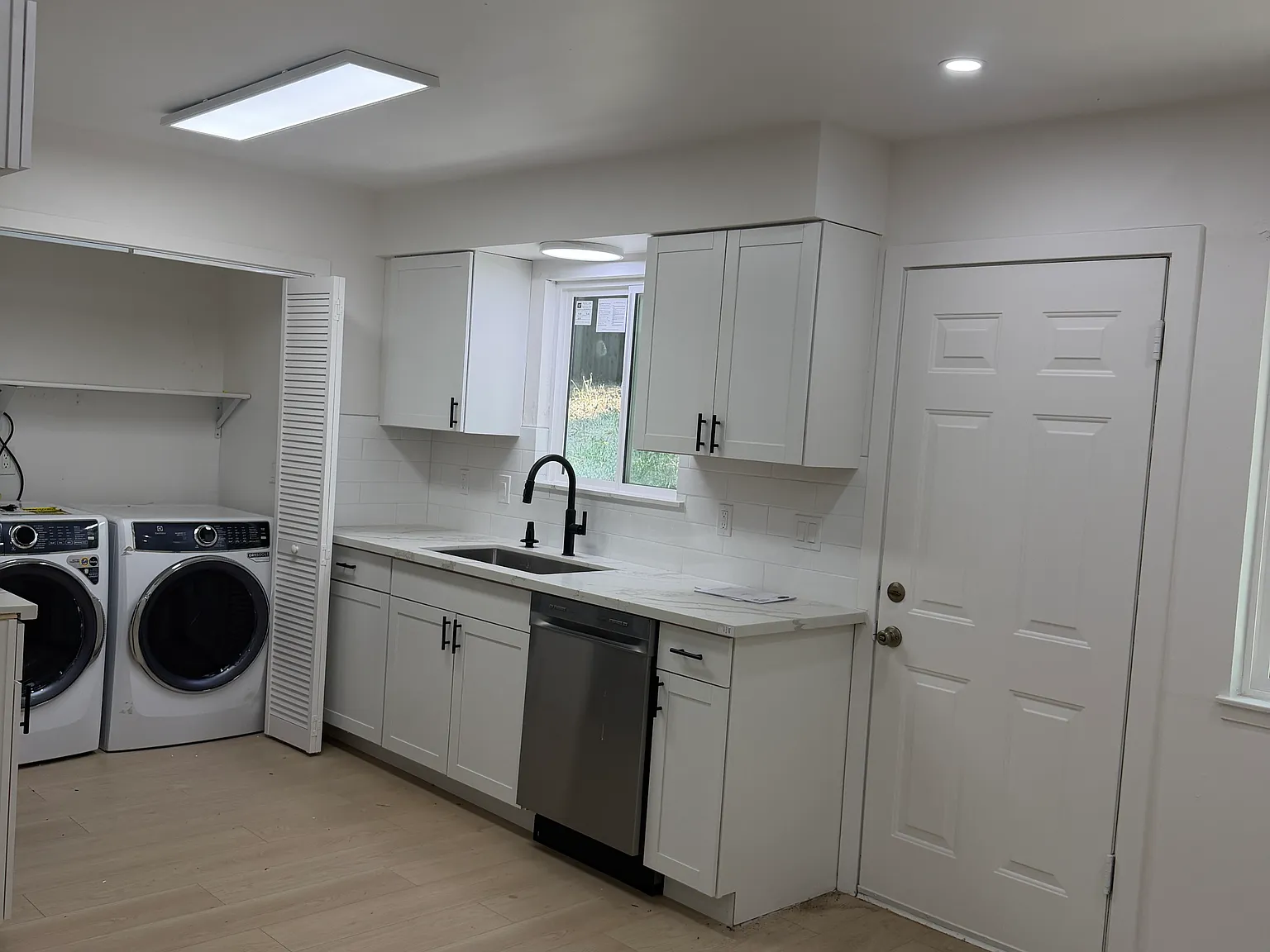 2 bed, 1100 sqft, $2,450 — Photo 2