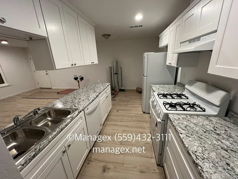 1133 N Bond St #102 — Photo 5