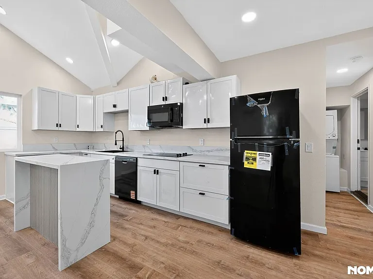 337 Apollo Dr #B — Photo 8