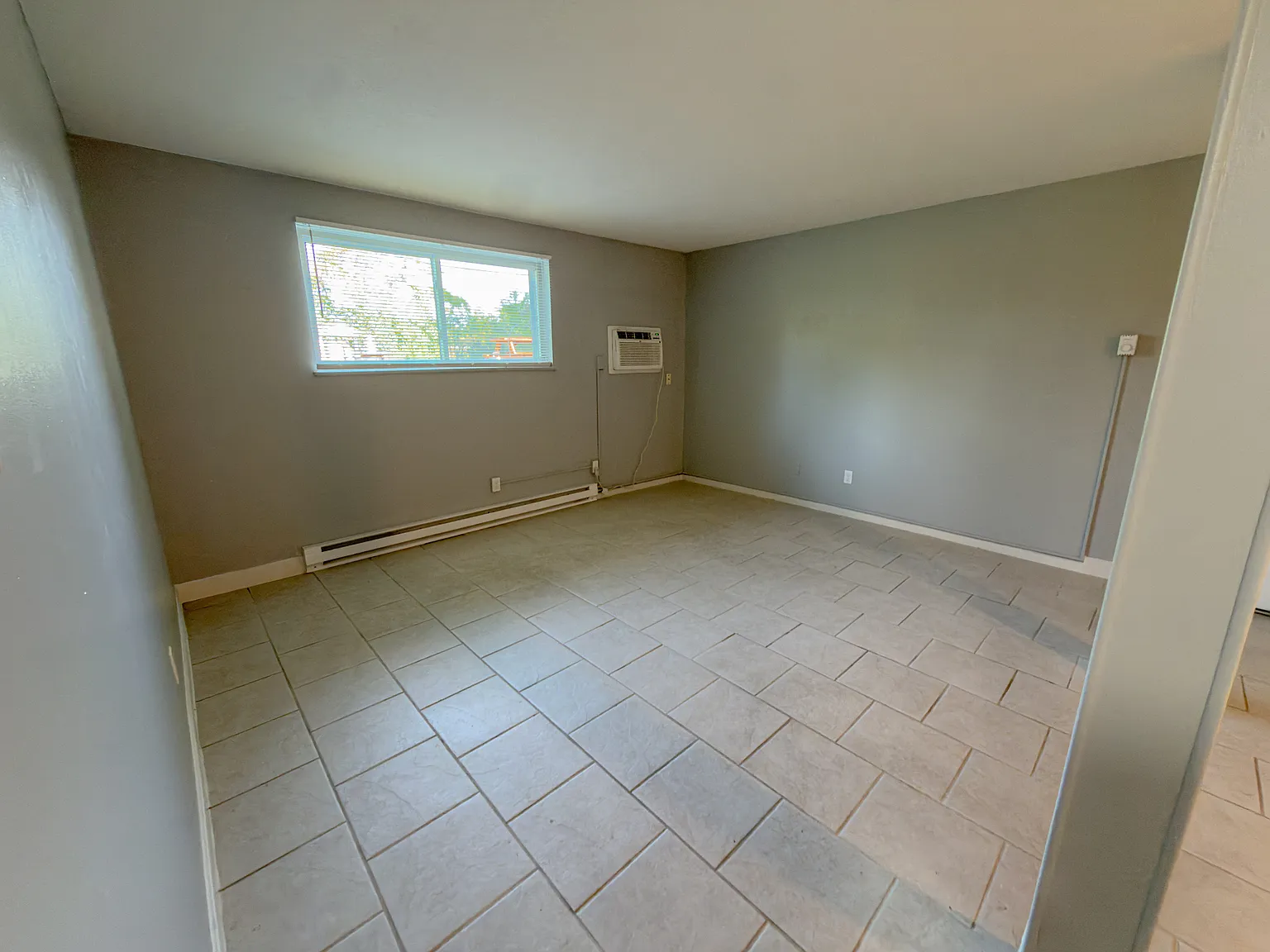 2 bed, $999 — Photo 4