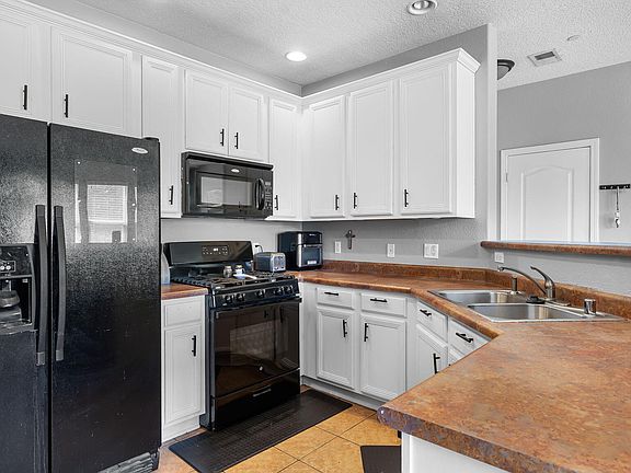 3rd image of 601 Menaul Blvd NW #2602