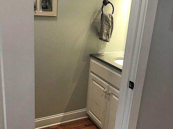 4th image of 2404 Waterhaven Dr