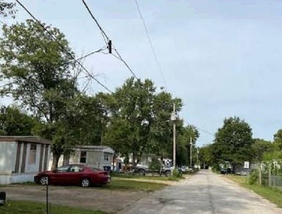 Exterior Neighborhood (street photo)