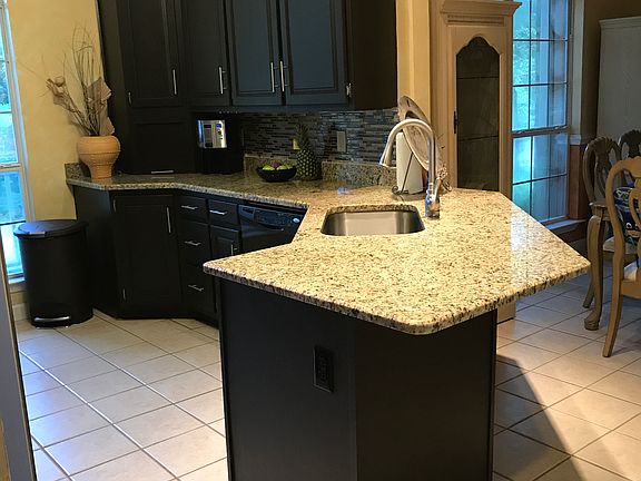 3rd image of 2190 Roseland Dr
