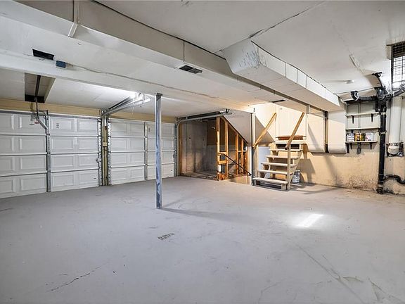 4th image of 11504 Manchester Ave