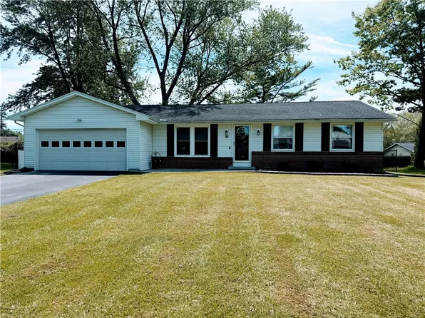 26 Hillary Dr, Rochester, NY 14624