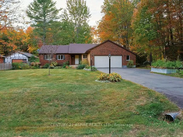 32 Country Ln, Petawawa, ON K8H 3J9