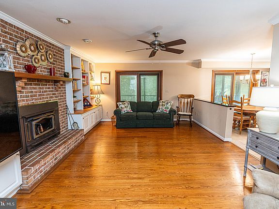 4th image of 8 S Lake Way