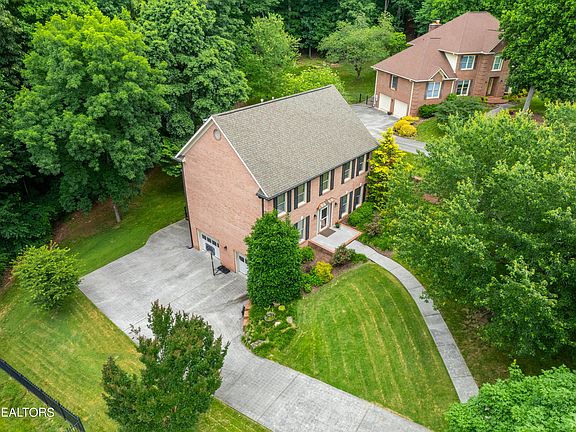 3rd image of 10623 Summit Mountain Ct