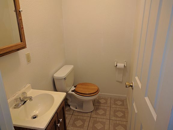 1/2 Bath