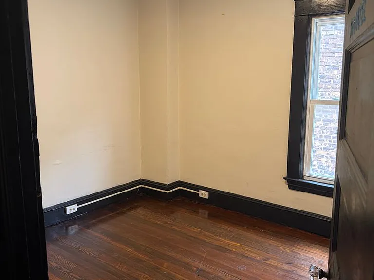 1315 W 85th St — Photo 5