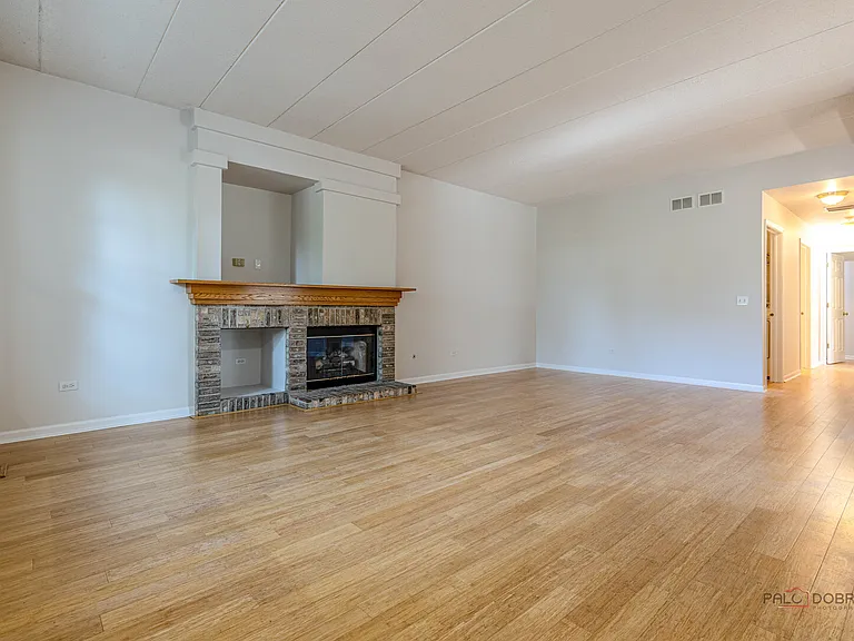 598 Harvey Lake Dr — Photo 3
