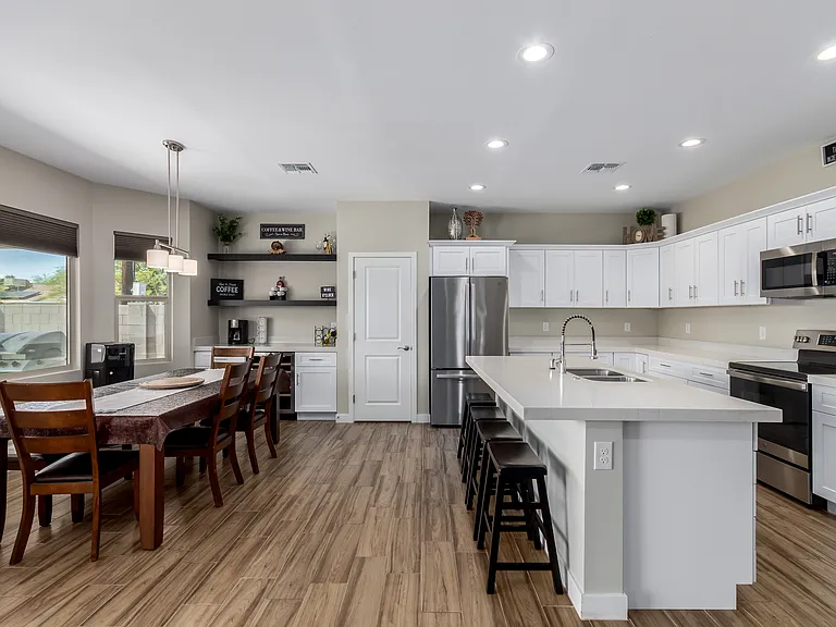 8944 W Century Dr — Photo 5