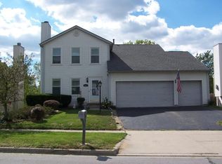 4059 Walnut Crossing Dr, Groveport, OH 43125